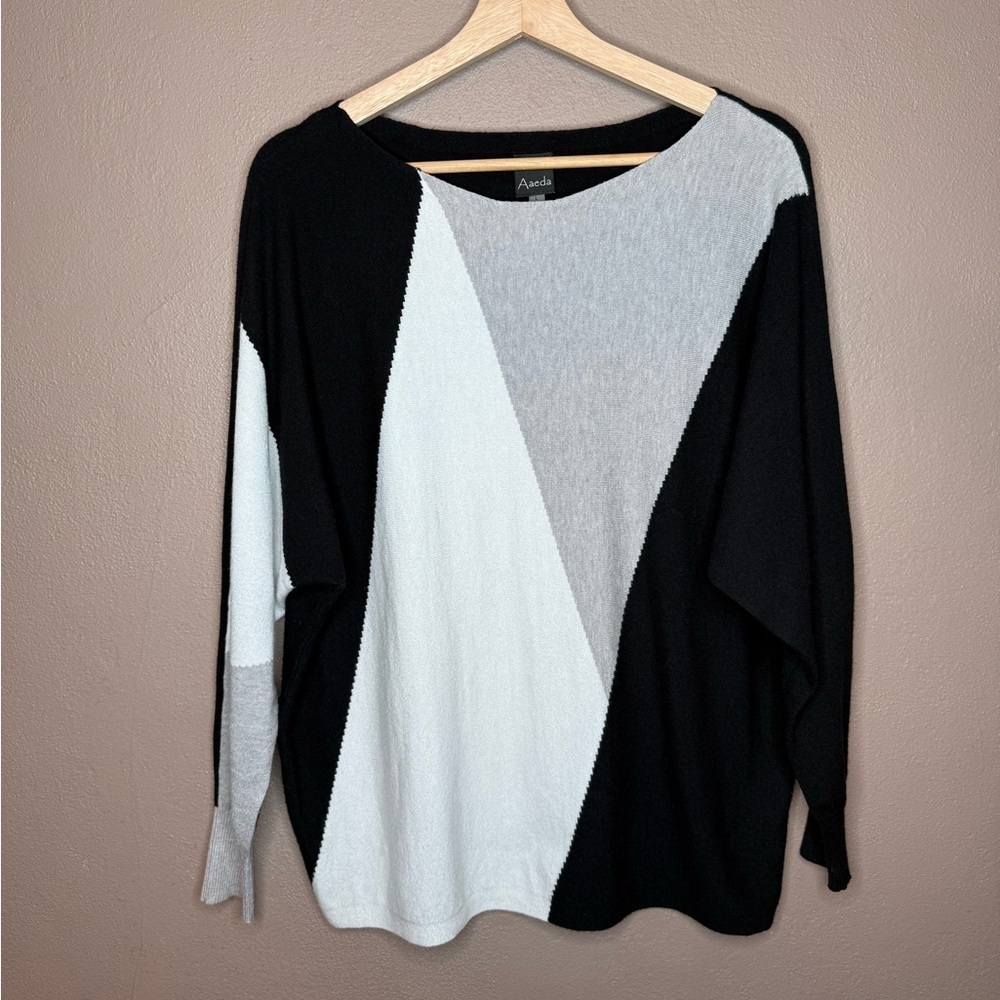 Aaeda Women's Geometric Color Block Sweater Size Large Cozy Cabincore Minimalist
